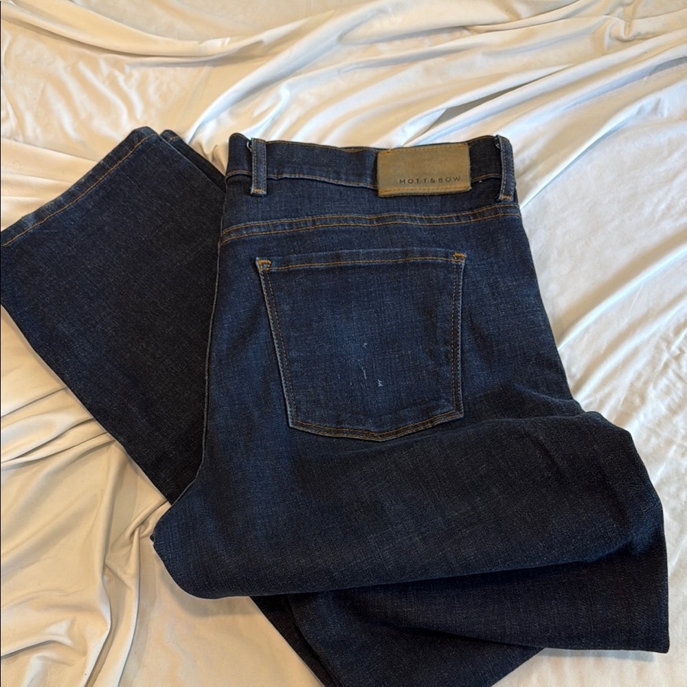 Men's Dark Blue Jeans
